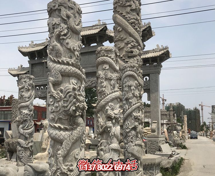精美石雕龍柱擺件，為寺院景觀增添華麗風(fēng)采