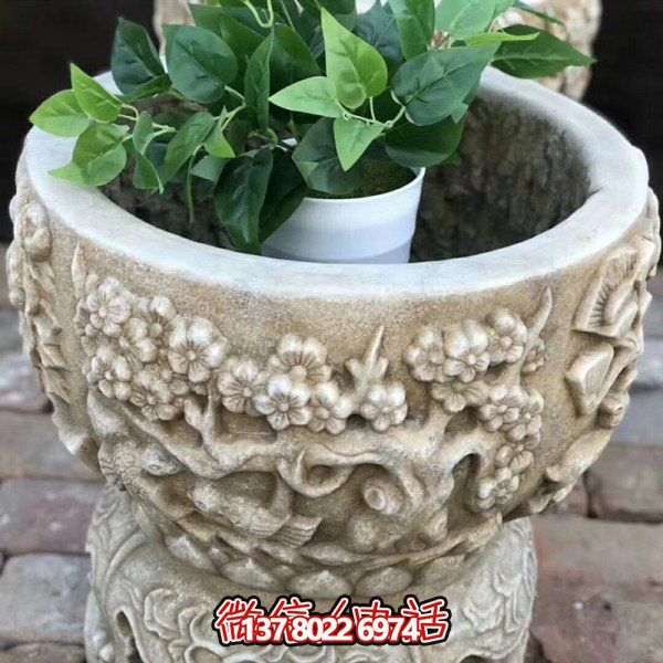 精美藝術(shù)石雕花盆，讓繁復(fù)多彩的花紋與浮雕結(jié)合，打造出精美的大理石雕塑