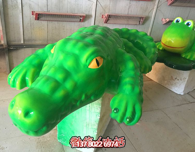 玻璃鋼鱷魚雕塑，為游樂場裝飾添彩