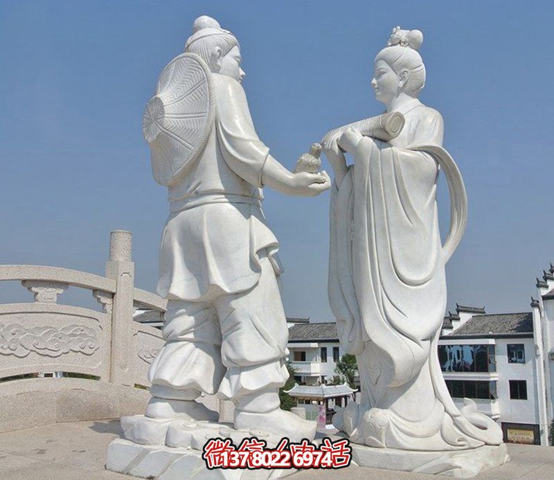 古代牛郎織女石雕，擺放于花園廣場，帶來漢白玉般的浪漫氣息