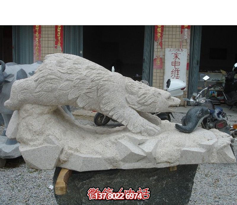 北極熊玻璃鋼雕塑，讓街道邊擺放創(chuàng)意爬行玻璃