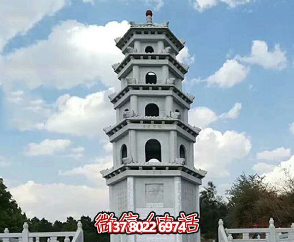精美多層大理石寶塔，見證古老寺院的美麗景觀
